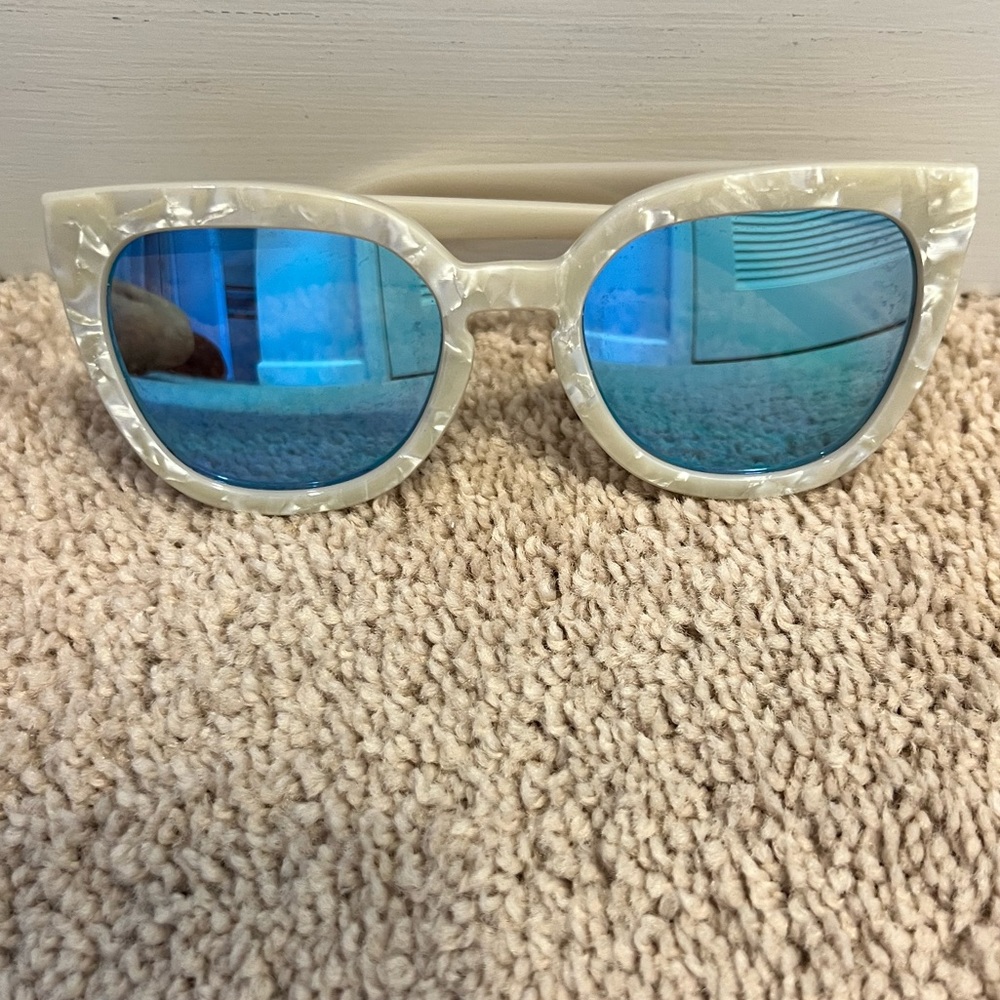 QUAY Sunglasses